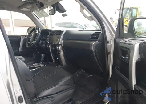 2021 Toyota 4Runner Sr5 из США, поврежденный, VIN JTEEU5JR4M5232240